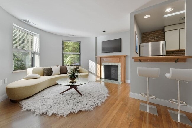 Photo - 87 Gainsborough St Unidad 203