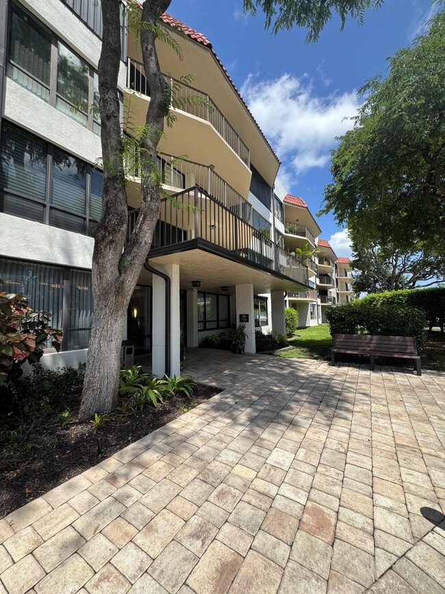 Photo - 799 Jeffery St Unit 4140