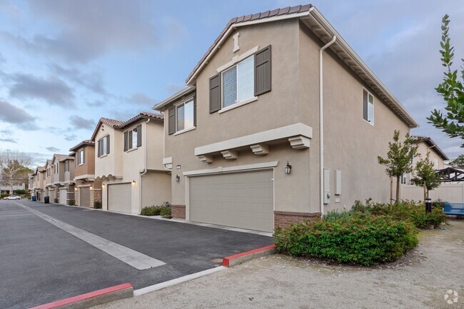 Building Photo - Spacious 4-Bedroom Home in Gated Community...
