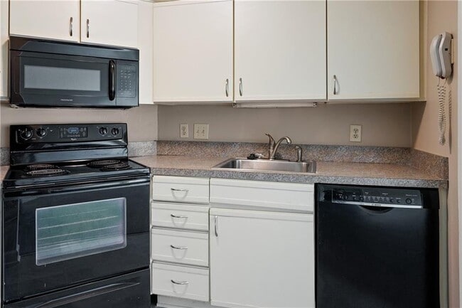 Photo - 286 Moss Oak Cir