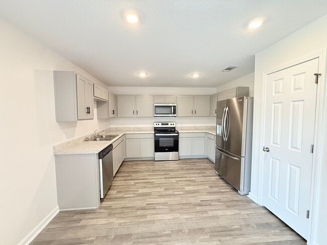 Photo - 4378 Jitterbug St