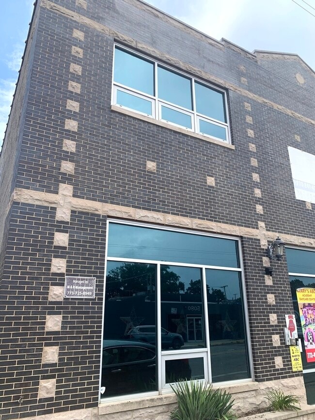 Building Photo - 5081 N Elston Ave Unit 2EAST