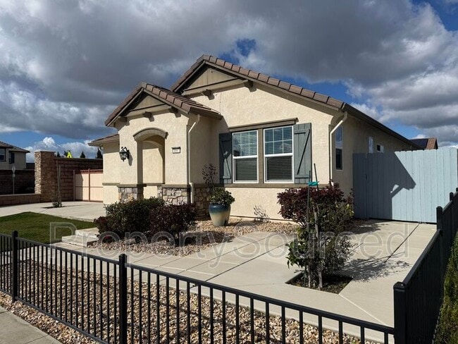 Photo - 1697 W Woodward Ave