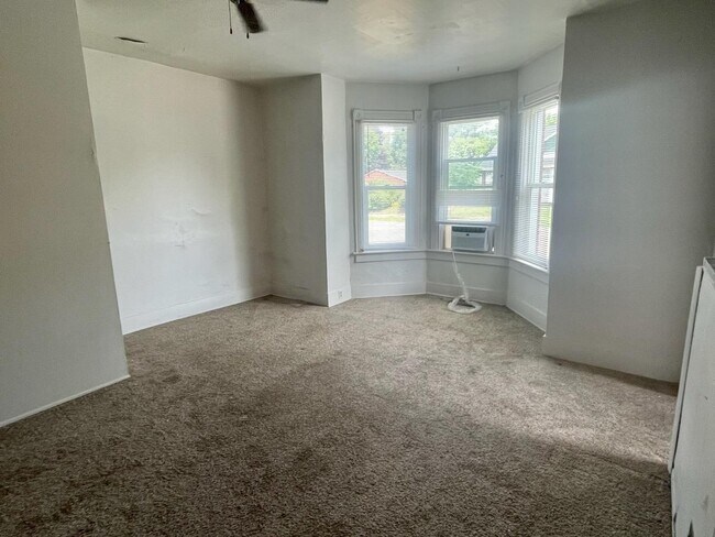 Photo - 1629 Johnson St