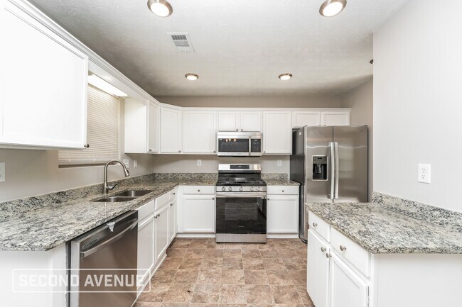 Photo - 3060 Aberdeen Way