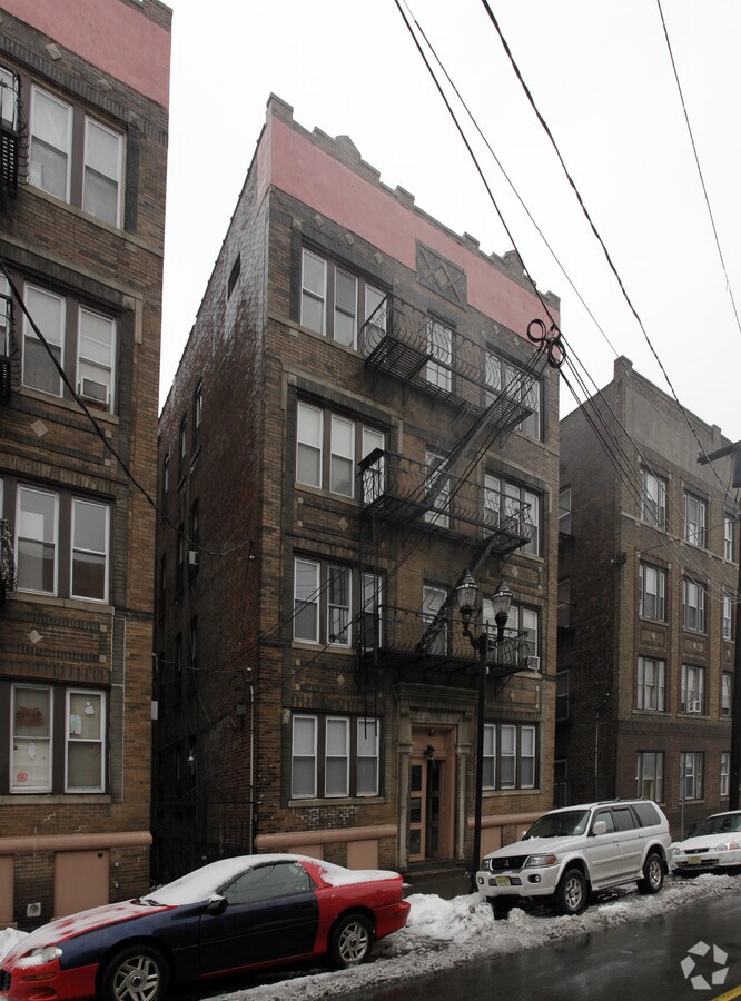 Photo - Gold Star Realty