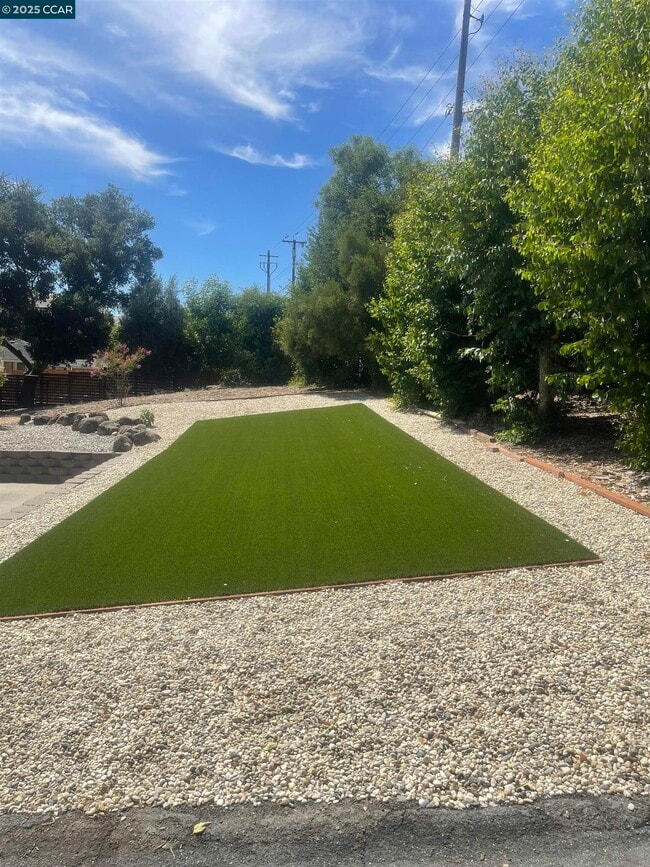 Photo - 971 Livorna Rd