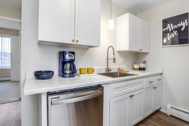 Photo - Independence Green Apts