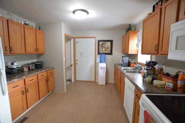 Photo - Beautiful 4 bedroom home