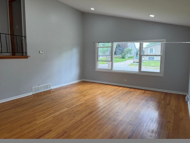 Photo - 934 S Harvard Ave