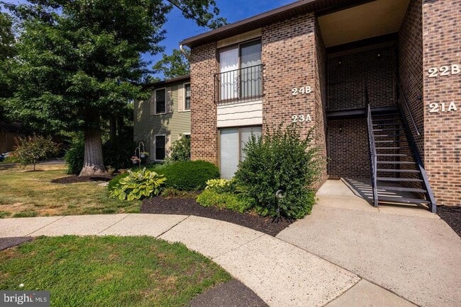 Photo - 23A W Bluebell Ln