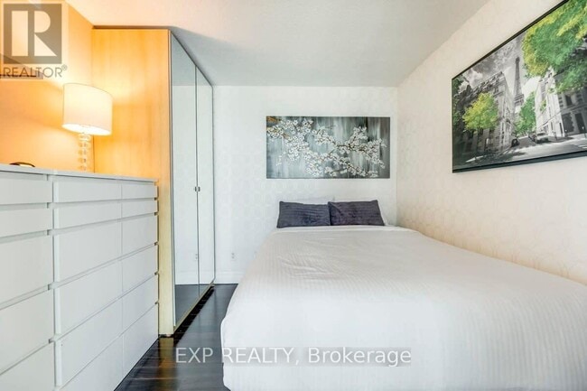 Photo - 208 Queens Quay W Unit 1213