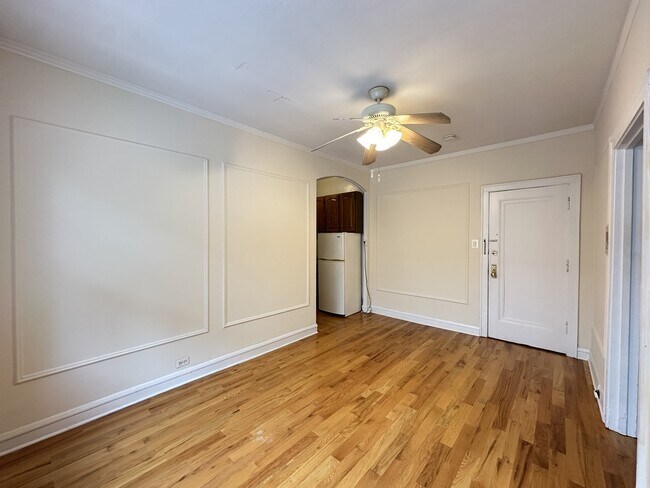 Photo - 2849 N Burling St Unit 303