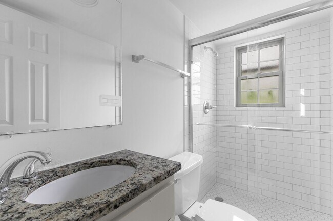 Photo - Avondale Point