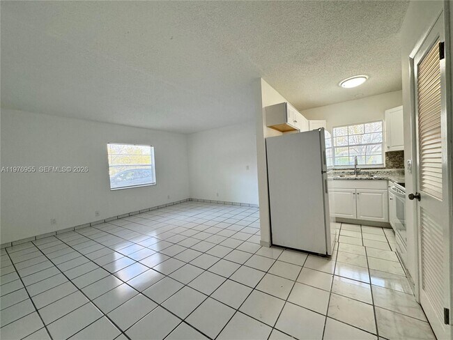 Photo - 4140 Woodside Dr Unit 107