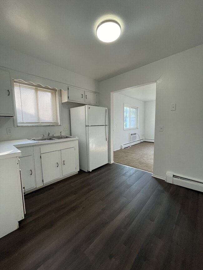 Photo - 255 Graham St