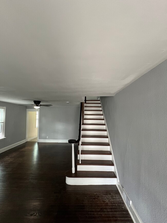 Photo - 1312 E 13th St