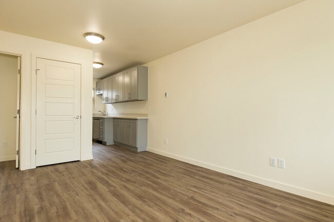 Building Photo - 2237 NW 59th-7 Unit 7 Rental