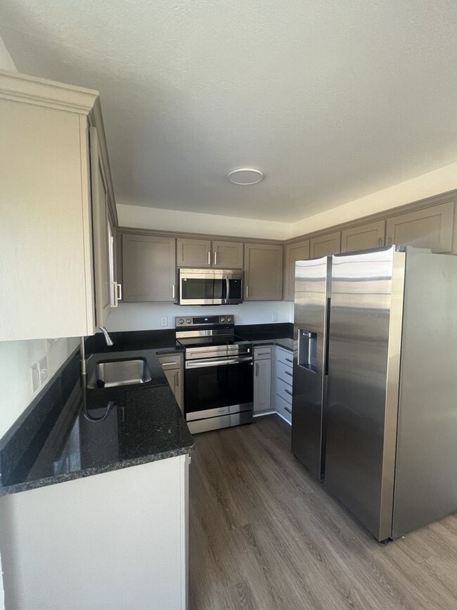 Photo - Beautiful newly Renovated 3 Bedroom / 2 bathroom house located in Joplin!