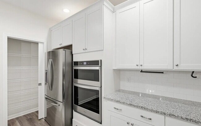 Photo - 99 Small Pine Ln