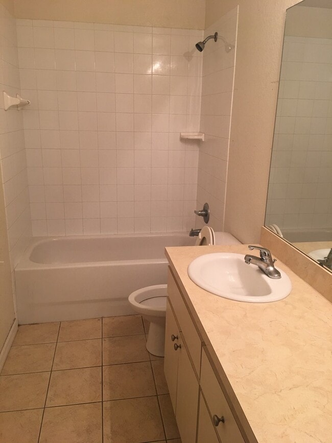 Photo - 1031 Fox Lake Dr Apartment Unit 1031