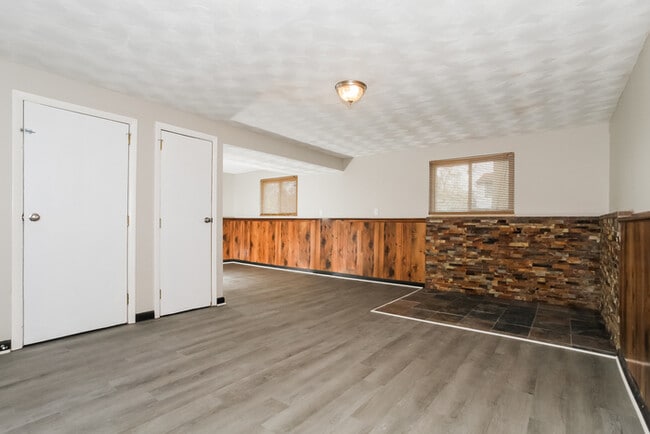 Photo - 200 Etta Ave