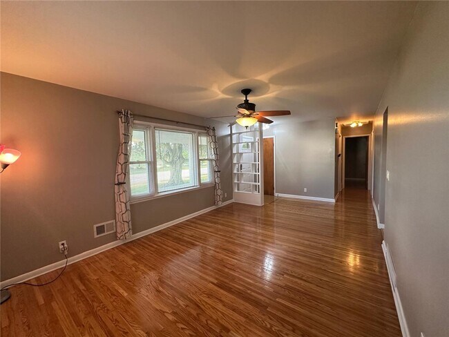 Photo - 273 West Ave