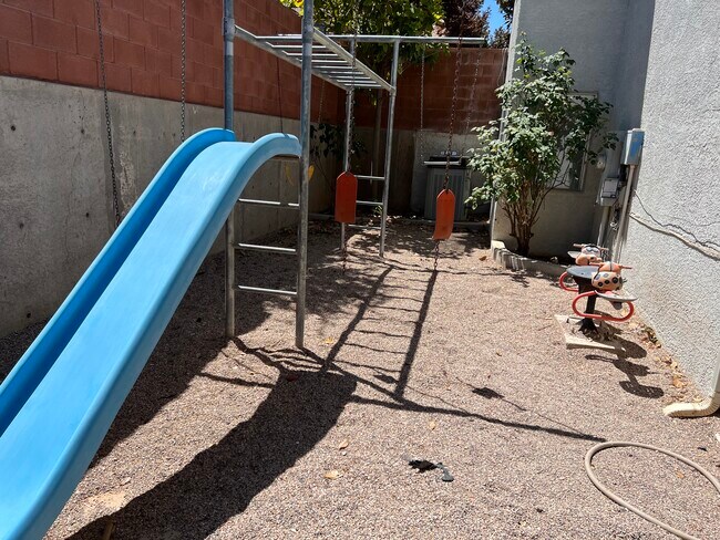 Photo - 989 E Summit Ridge Dr Unidad #2 basement apartment