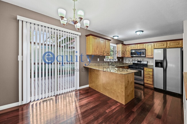 Photo - 7102 Brookhill Dr E