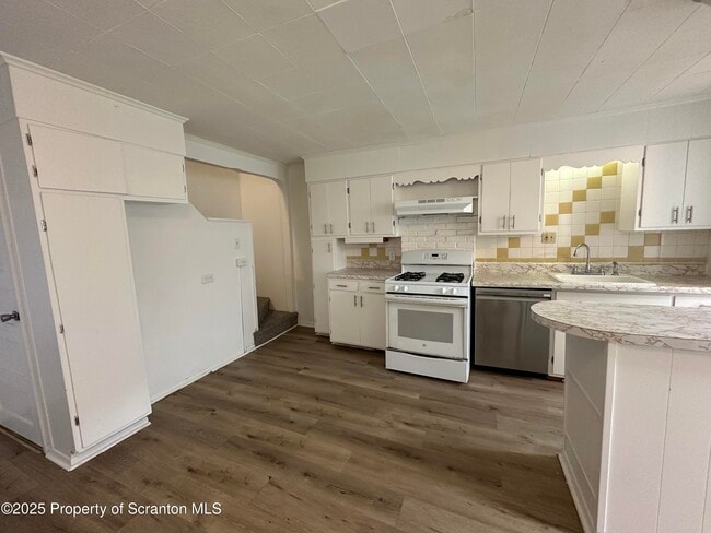 Building Photo - 113 N Fulton St