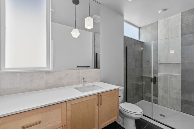 Photo - Stunning Othello Park Designer Townhome wi...