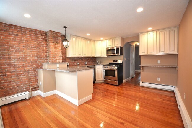 Photo - 98 Emerson St Unit 2