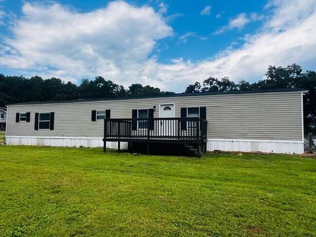 Building Photo - 3 Bed, 2 Bath Mobile Home Near Coldwater E...