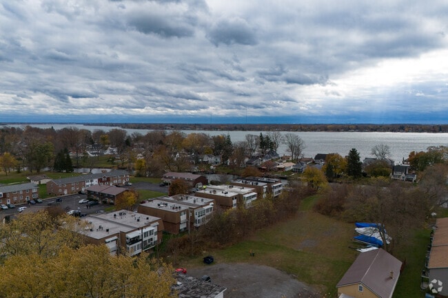 8421 Buffalo Ave - Sutton Place Condominiums