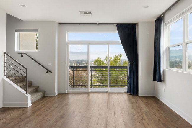 Photo - 2753 Waverly Dr