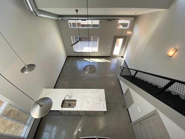 Lyndon Lofts Court - Lyndon Lofts Court