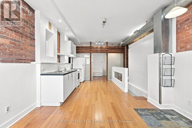 Photo - 208 Greenwood Ave