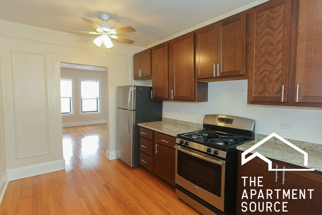 Photo - 4600 N Winchester Ave Unit 3H