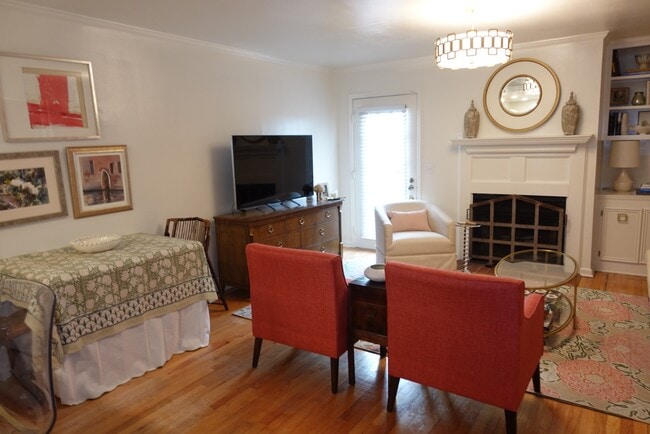 Photo - 801 King St
