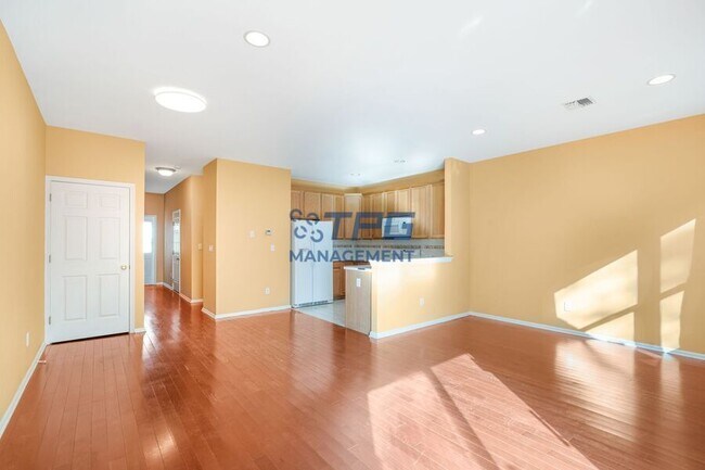 Photo - 14 Sand Hill Ct