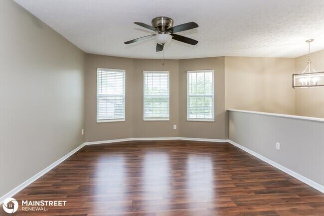 Photo - 469 OAK VILLAGE DR, COLUMBUS, OH 43207