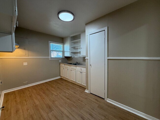 Photo - AVAILABLE NOW 2 BEDROOM 1 BATH WITH BONUS/FLEX ROOM IN SOUTH FORT WORTH