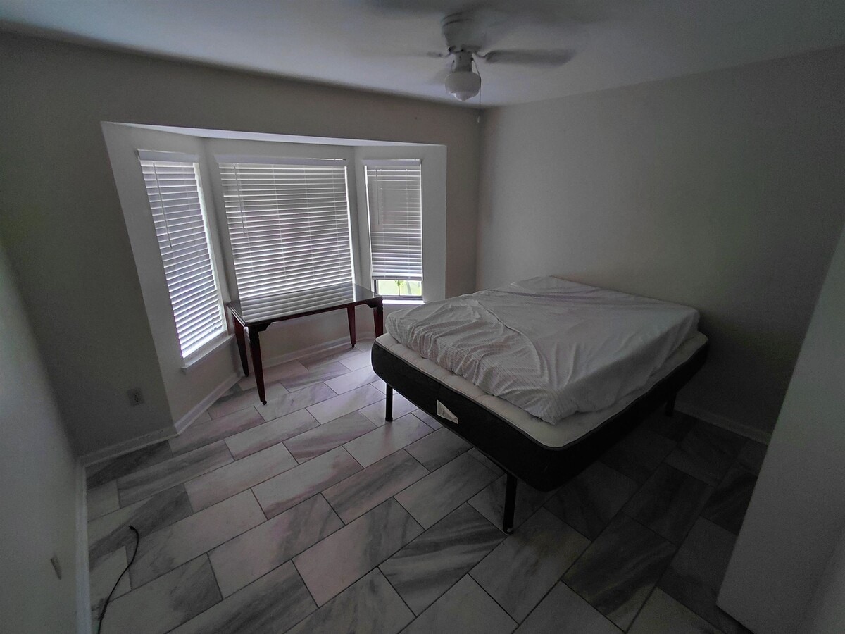 Photo - 1853 Meriadoc Rd