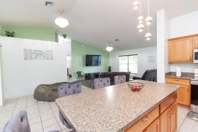 Photo - Kissimmee Charmer