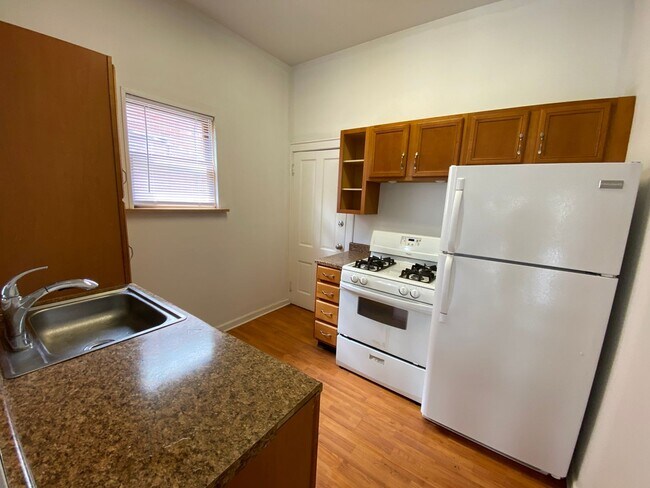 Photo - 66-68-68 E Woodruff Ave Unit 66