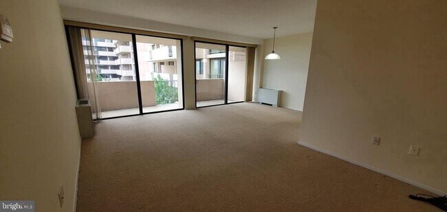 Photo - 4141 Henderson Rd Unidad 925