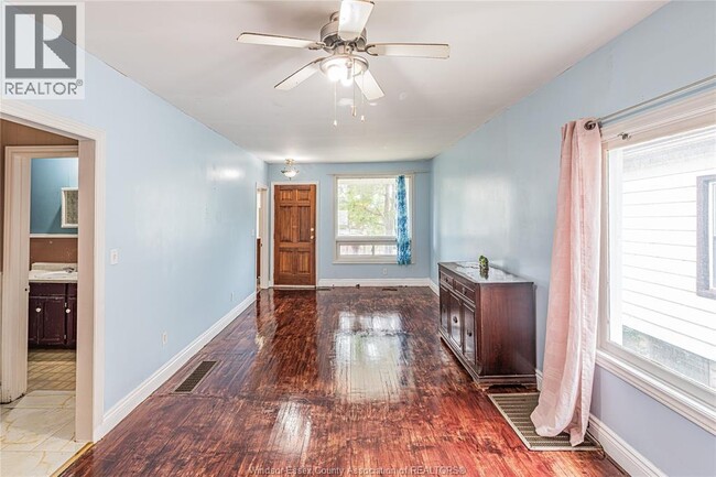 Photo - 526 Josephine Ave