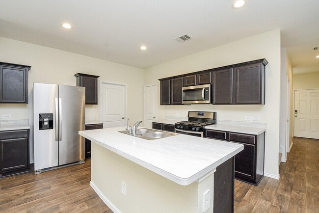 Building Photo - 21170 Alder Oaks Dr Rental
