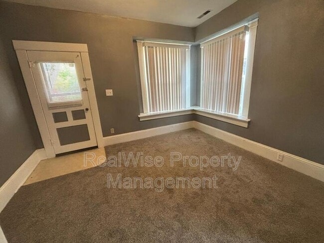 Photo - 212 SE Mosher Ave