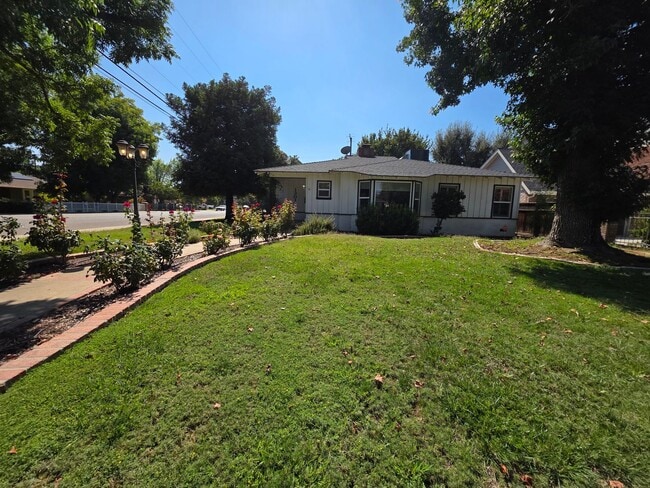 Photo - 2 bedroom 2 bathroom in Beverly Glen!